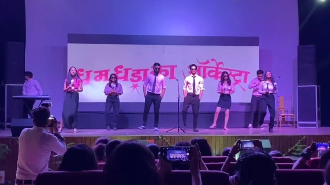 Aye meri Zohra jabeen (Dhoom Dhadaka Orchestra) Front View , Phir Hera pheri_HIGH